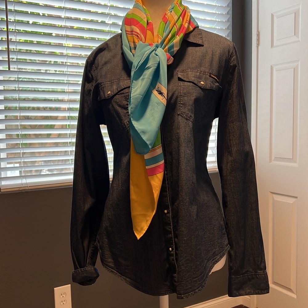 - Calvin Klein denim long sleeve top with snaps in front. - Picture 3 of 6